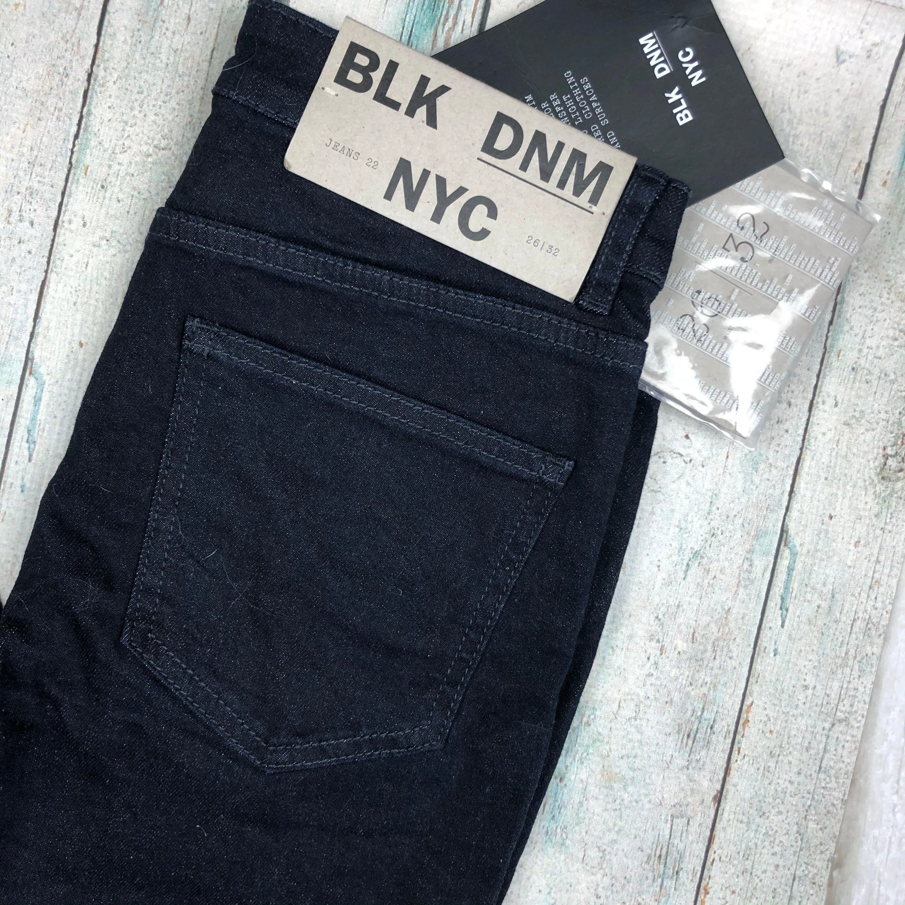 NWT -BLK DNM NYC 'Jeans 22' Dark Indigo Mid Rise Skinny Jeans  - Size 27/32